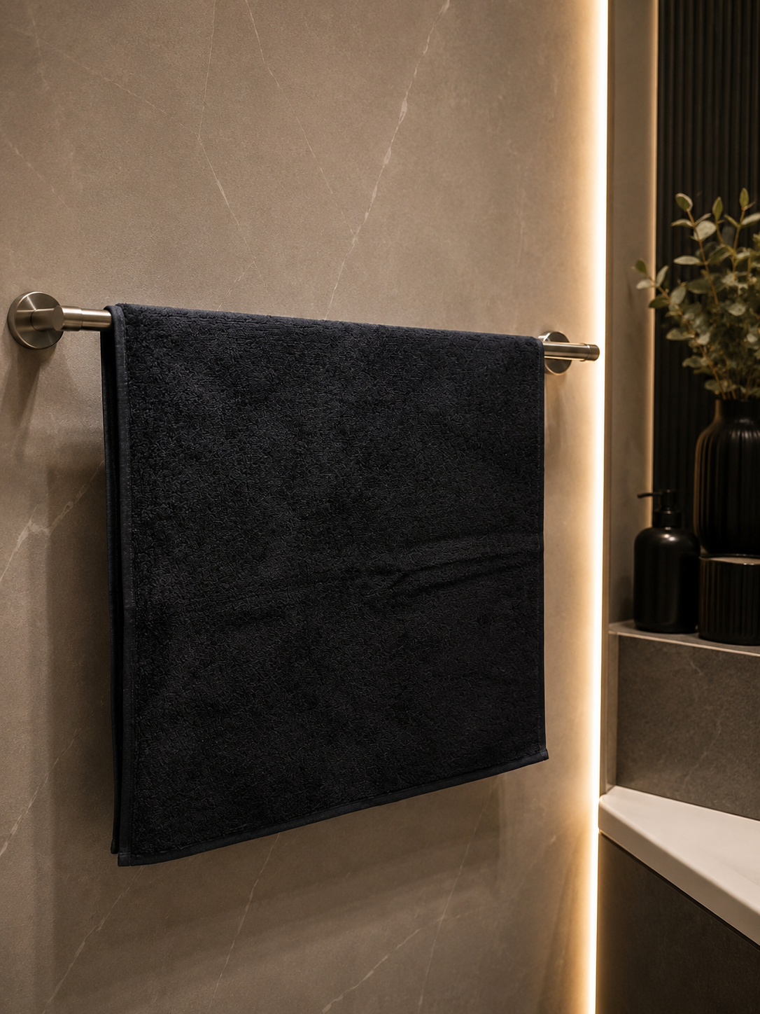 Schwarzes Handtuch 50x90 cm | Hotelqualität | Pamura Home